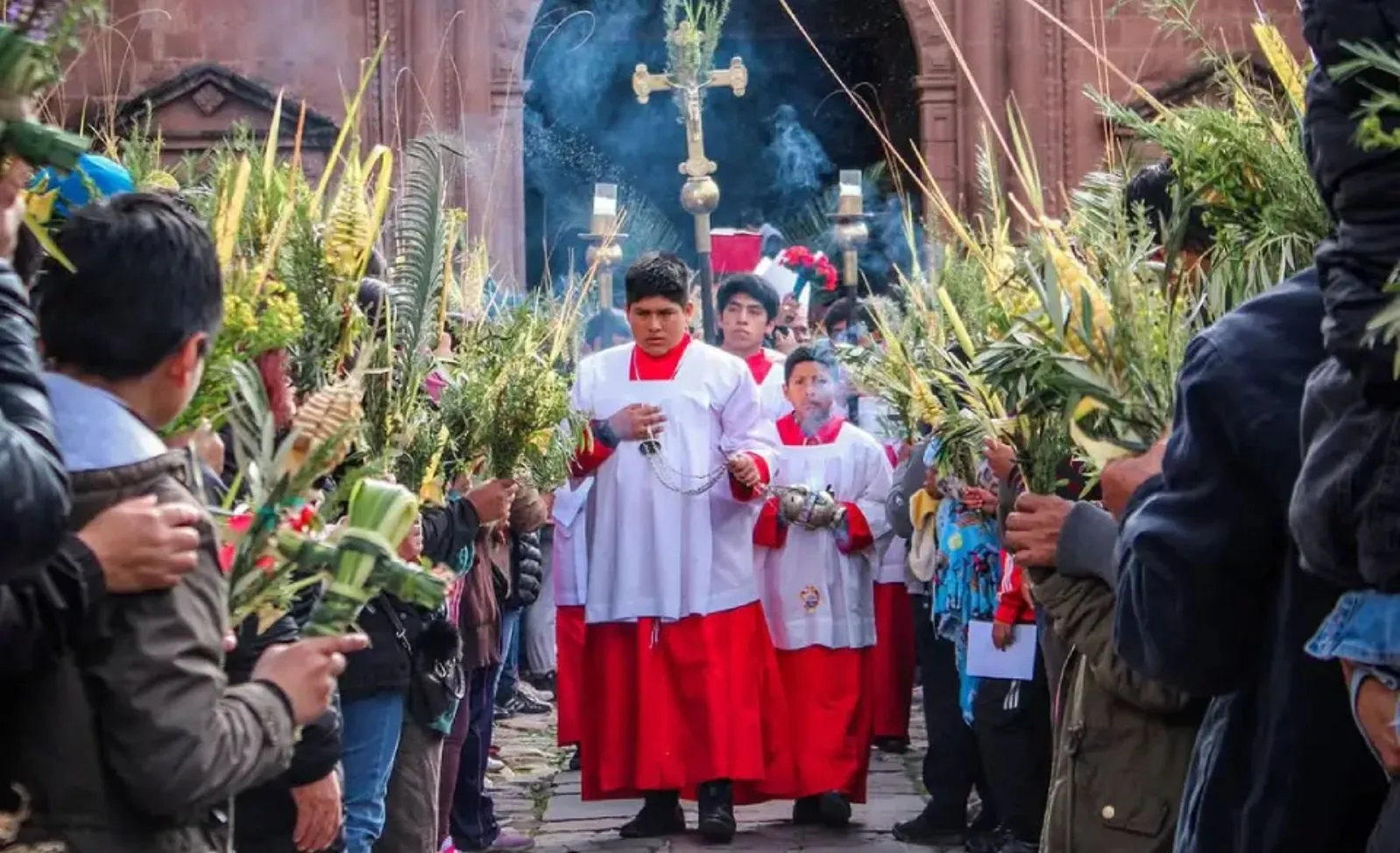 Domingo de Ramos: Palmas y Tradición Local
