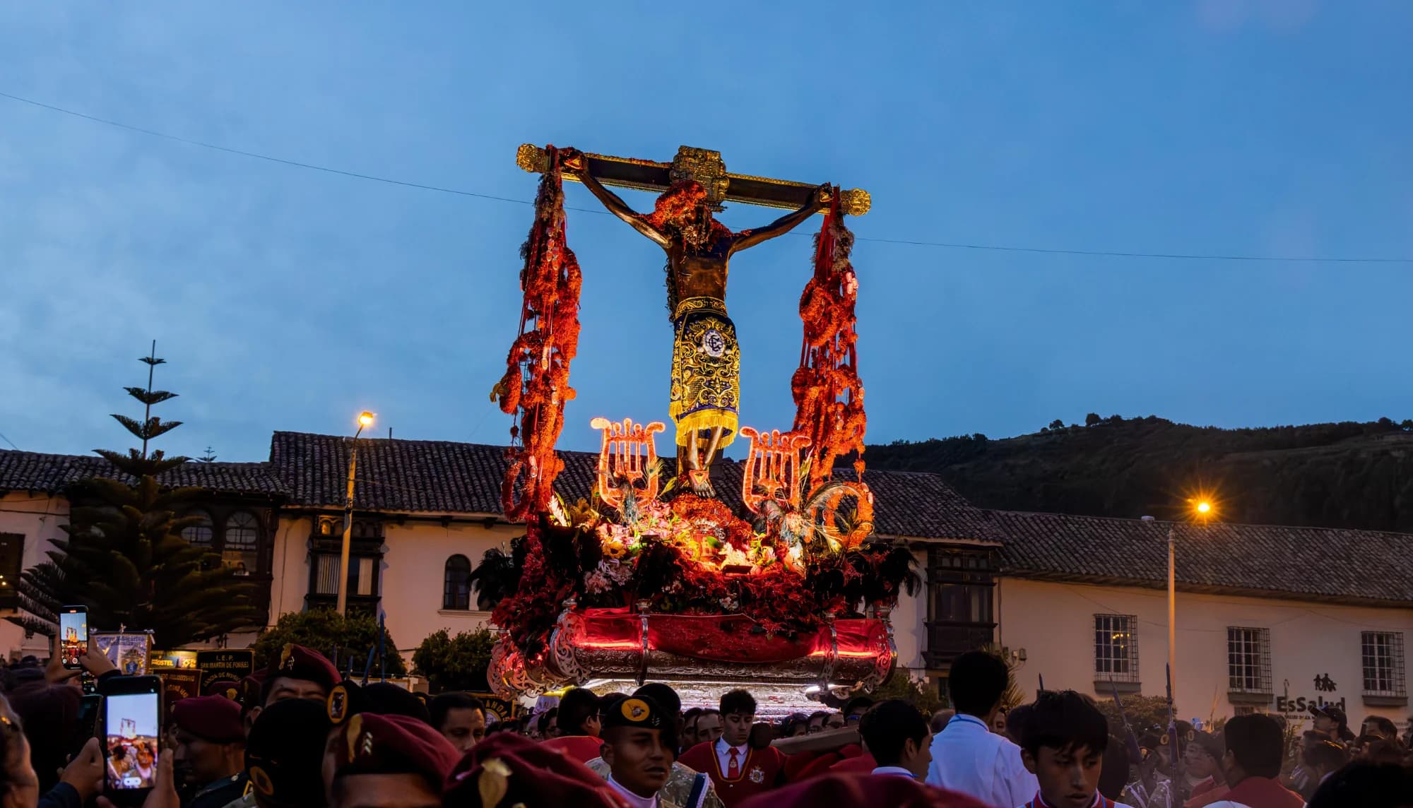 El Taytacha de los Temblores: Historia y Devoción del Patrón Jurado del Cusco